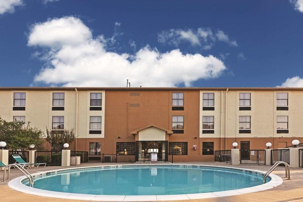 La Quinta By Wyndham - North Texoma Hotel