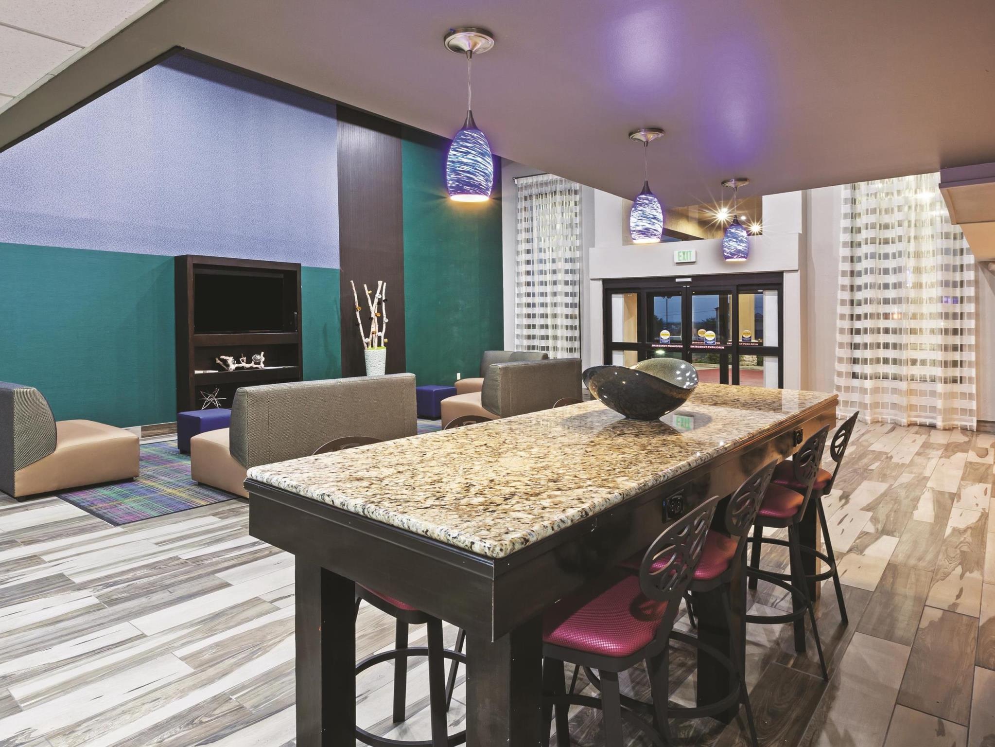 La Quinta By Wyndham - North Texoma Hotel