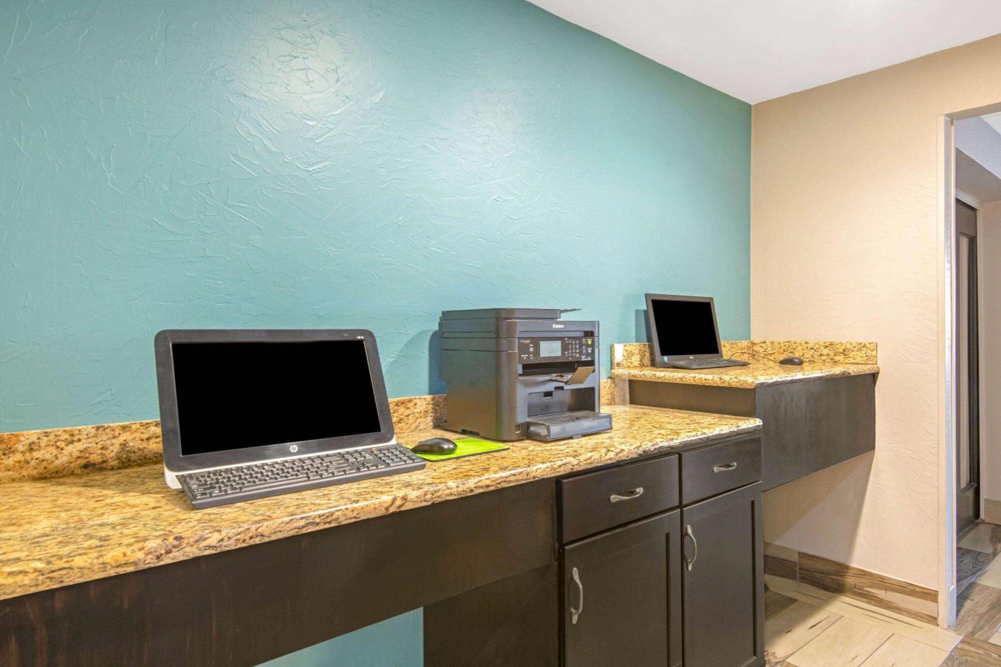 La Quinta By Wyndham - North Texoma Hotel 3*