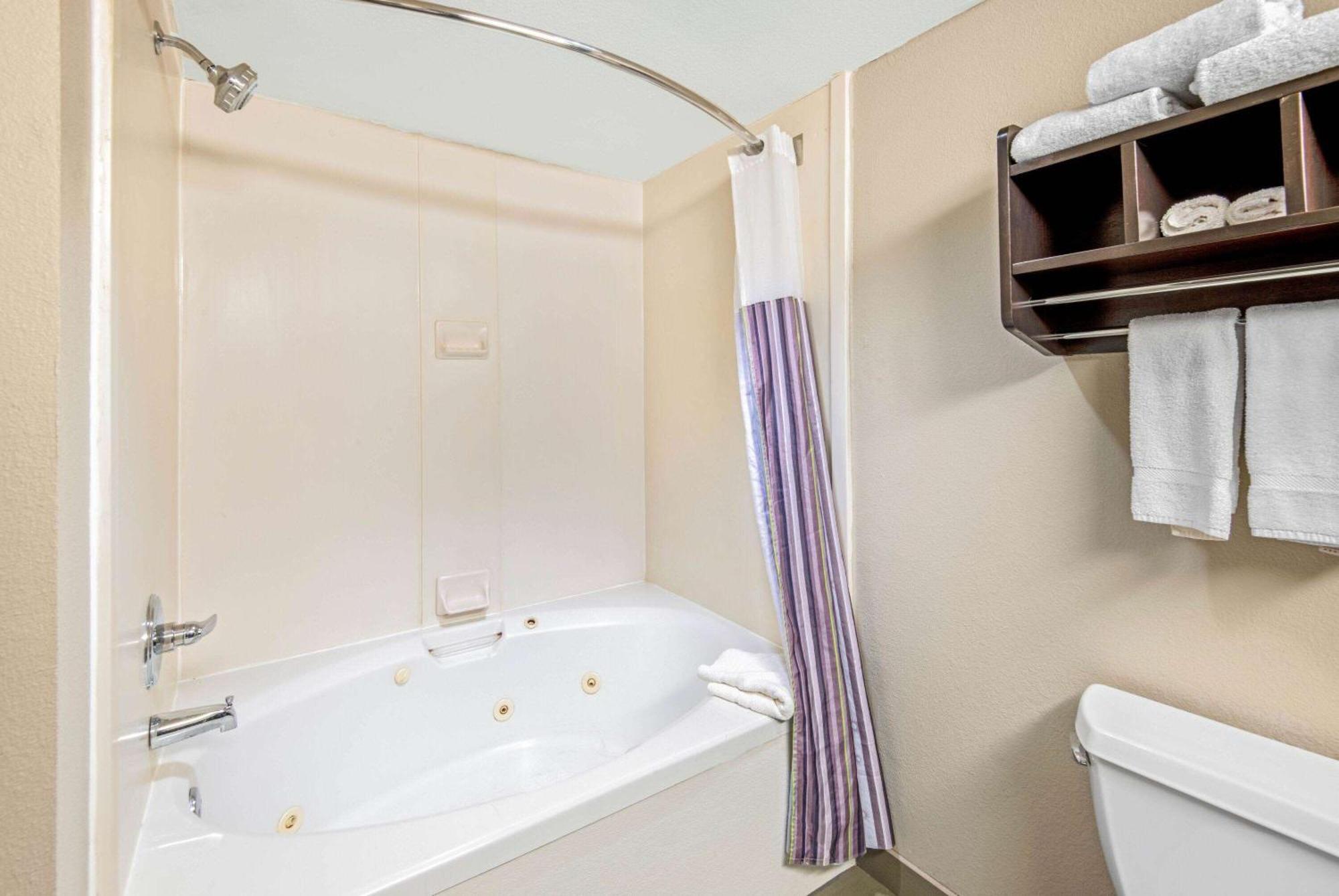 Hotel La Quinta By Wyndham - North Texoma