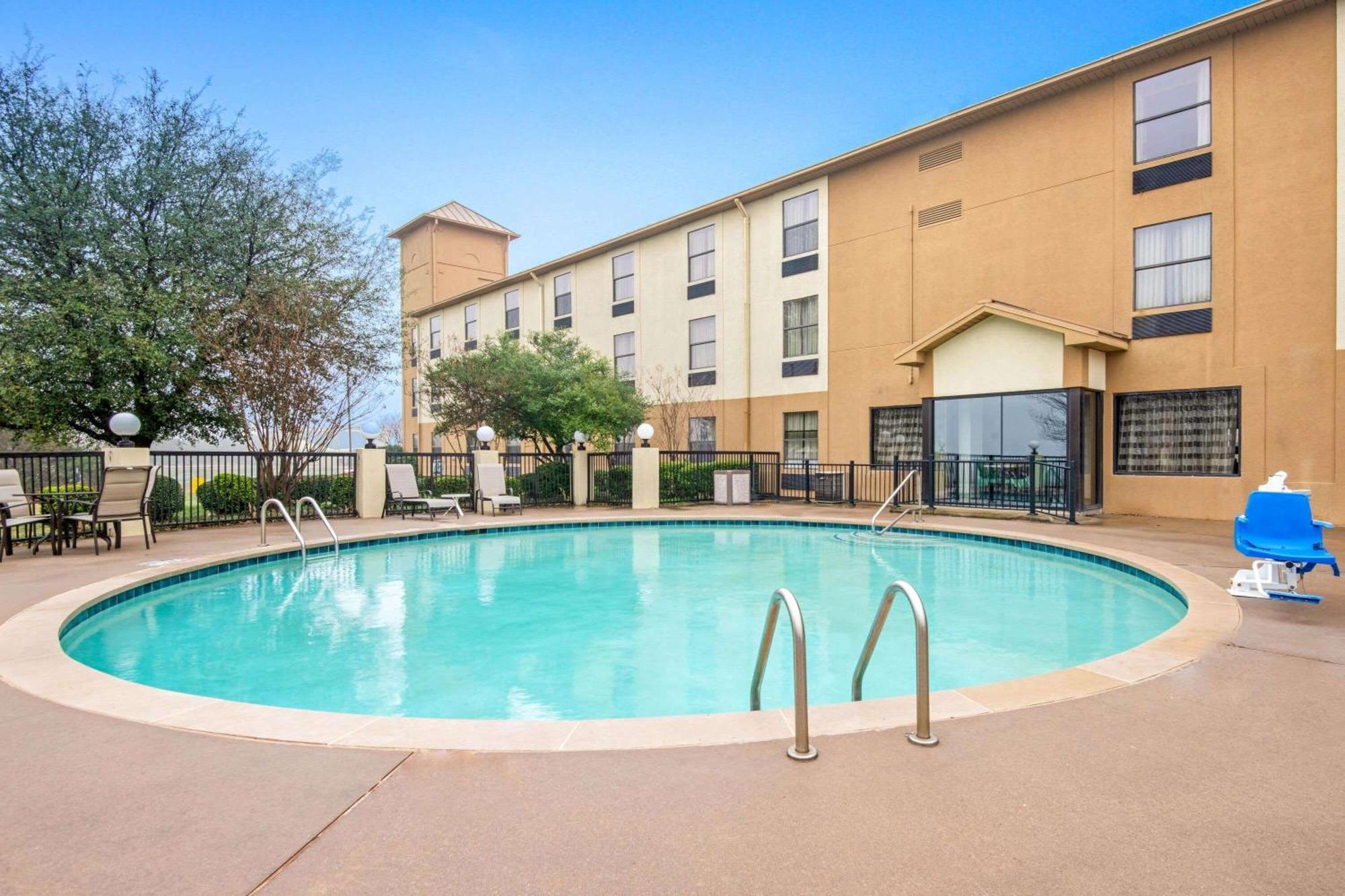 Hotel La Quinta By Wyndham - North Texoma Denison